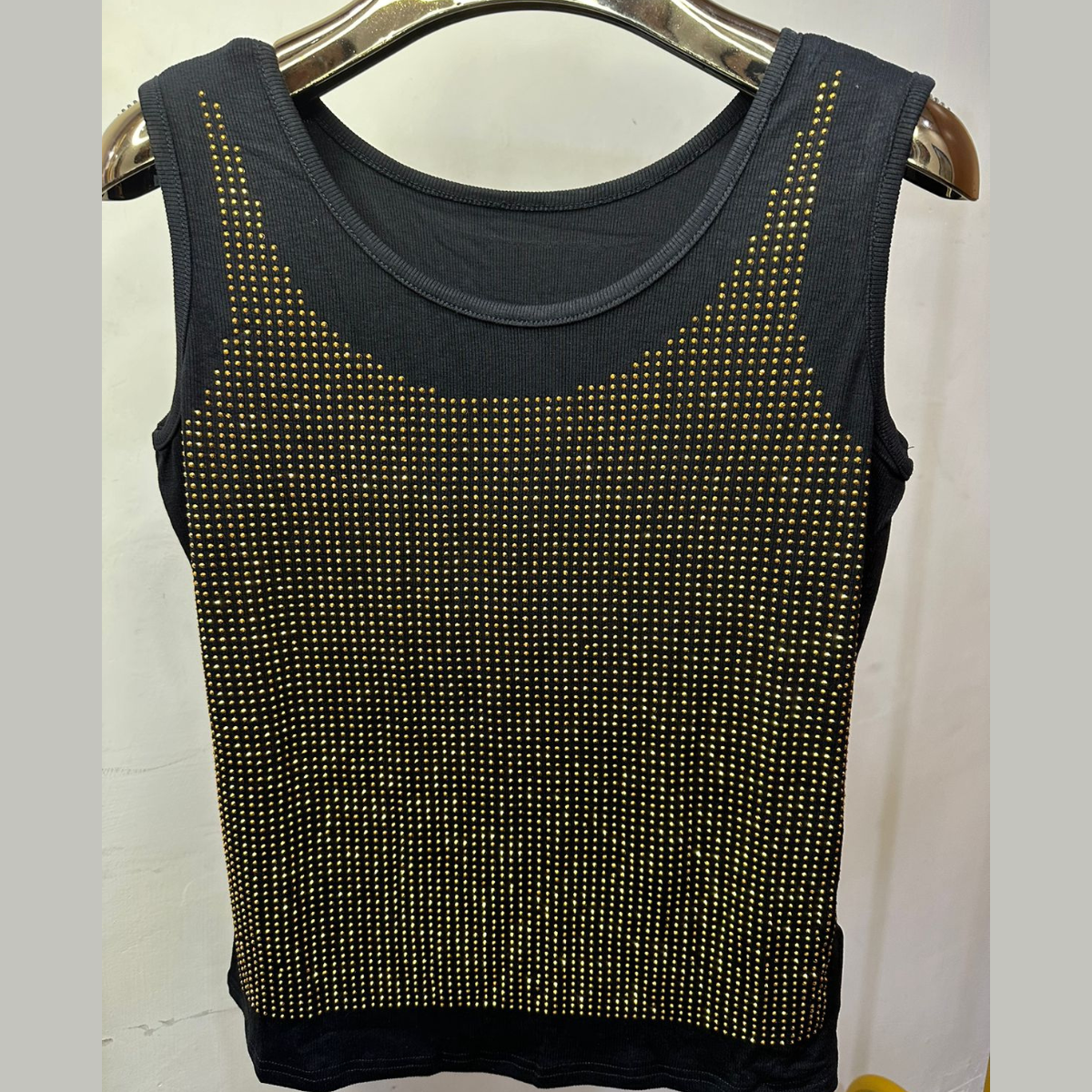 Crystal-Cut Top