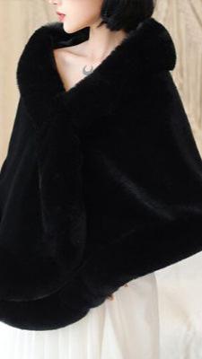 FC Luxurious One Size Fit to All Winter Faux Fur Cape
