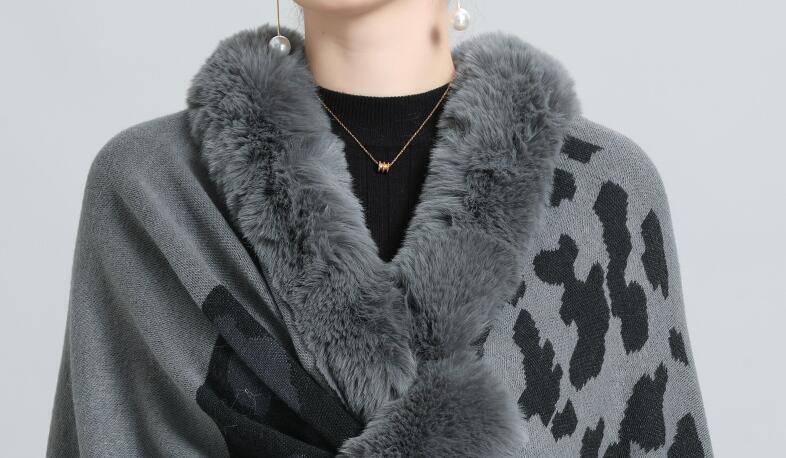 FC Woollen Knitted Furr Neck Women Printed poncho Capes
