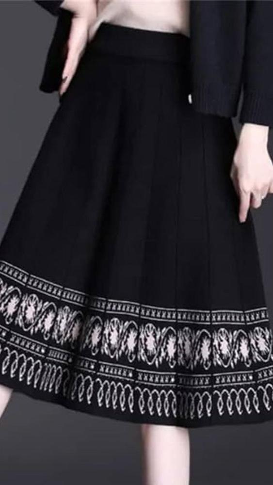 FC Black knitted woollen skirt