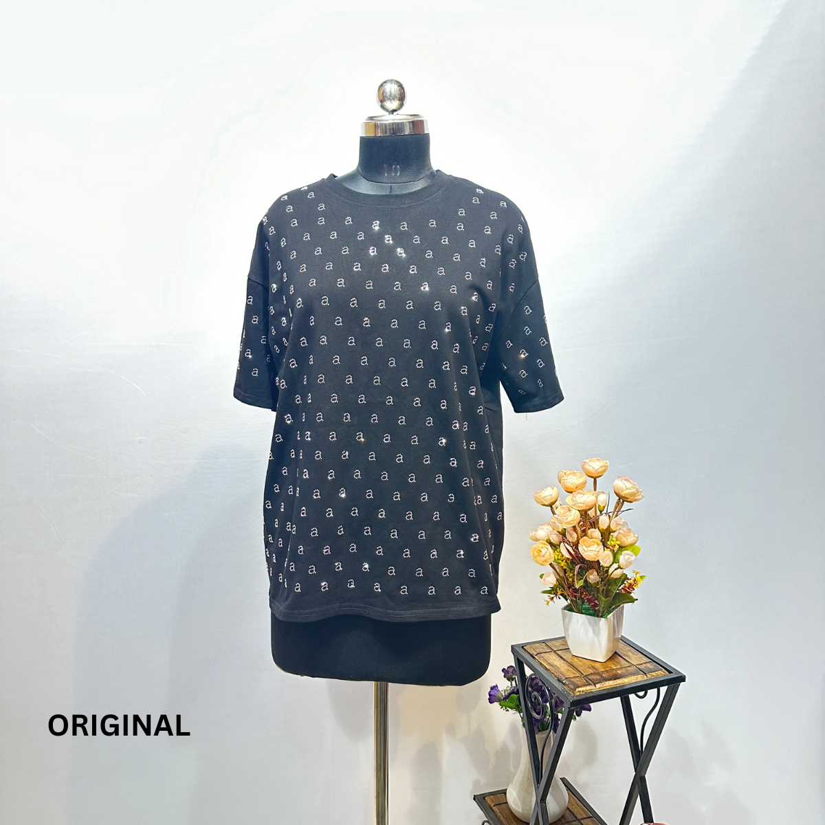 a Embellish T-Shirt