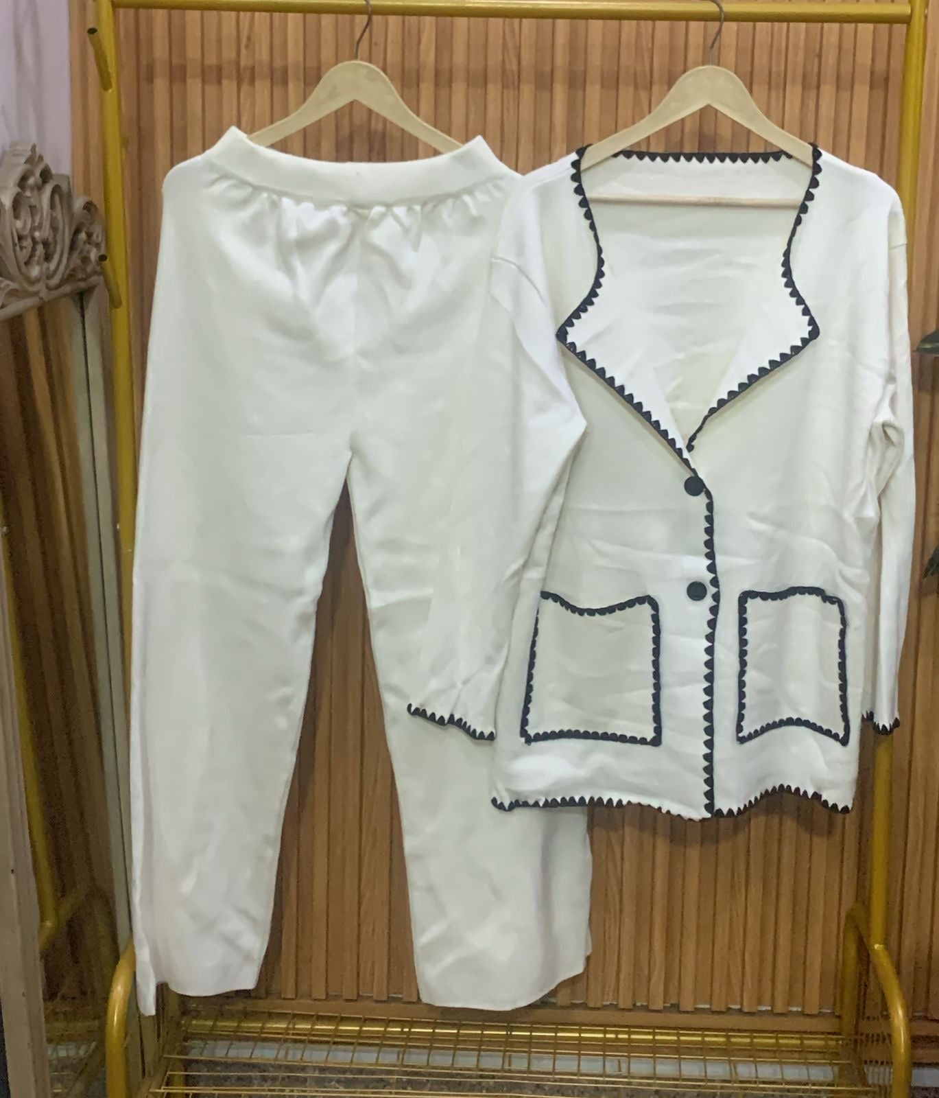 Contras Border Line Coord Set FC1610