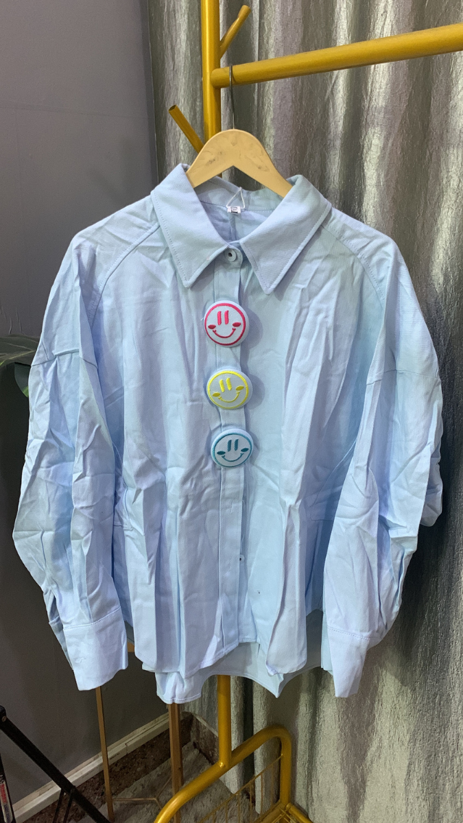 Big Smiley Button Embedded Pain Shirt FC2160