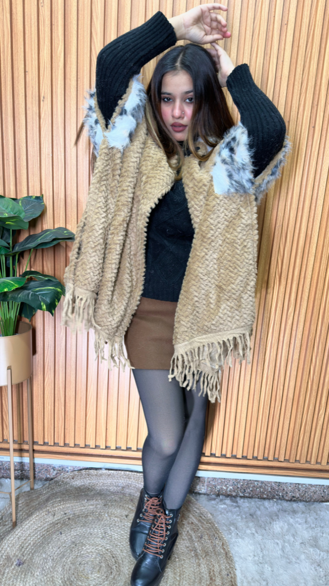 Colorful Fur Collared Wavy Line Cape FC2101