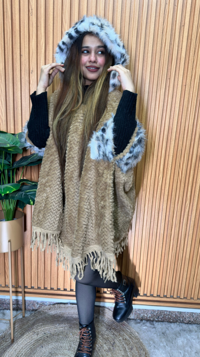 Colorful Fur Collared Wavy Line Cape FC2101