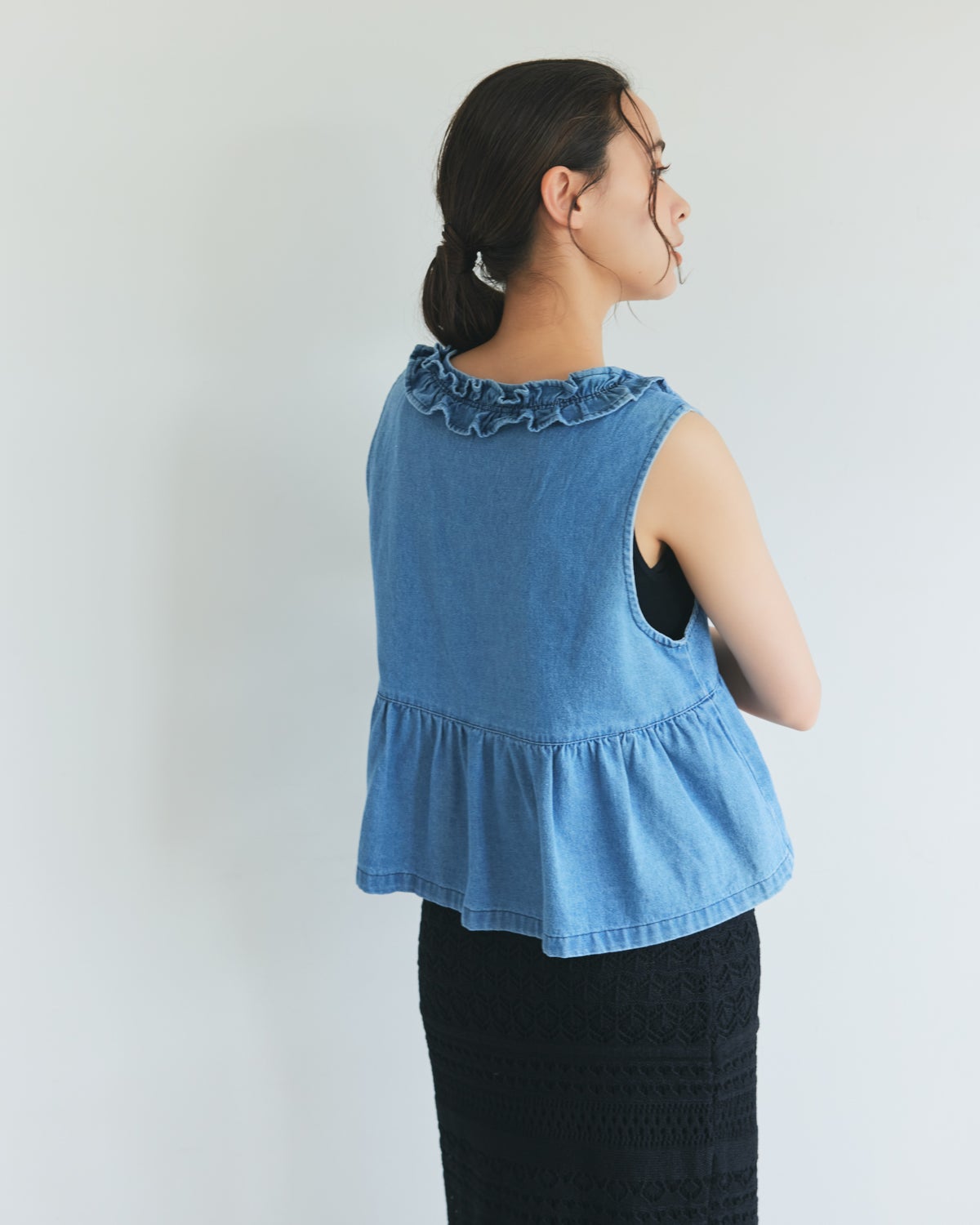 Ruffle Neckline Sleeveless Peplum Top FC2550