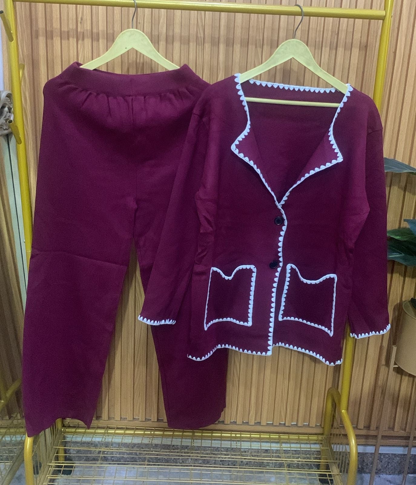 Contras Border Line Coord Set FC1610