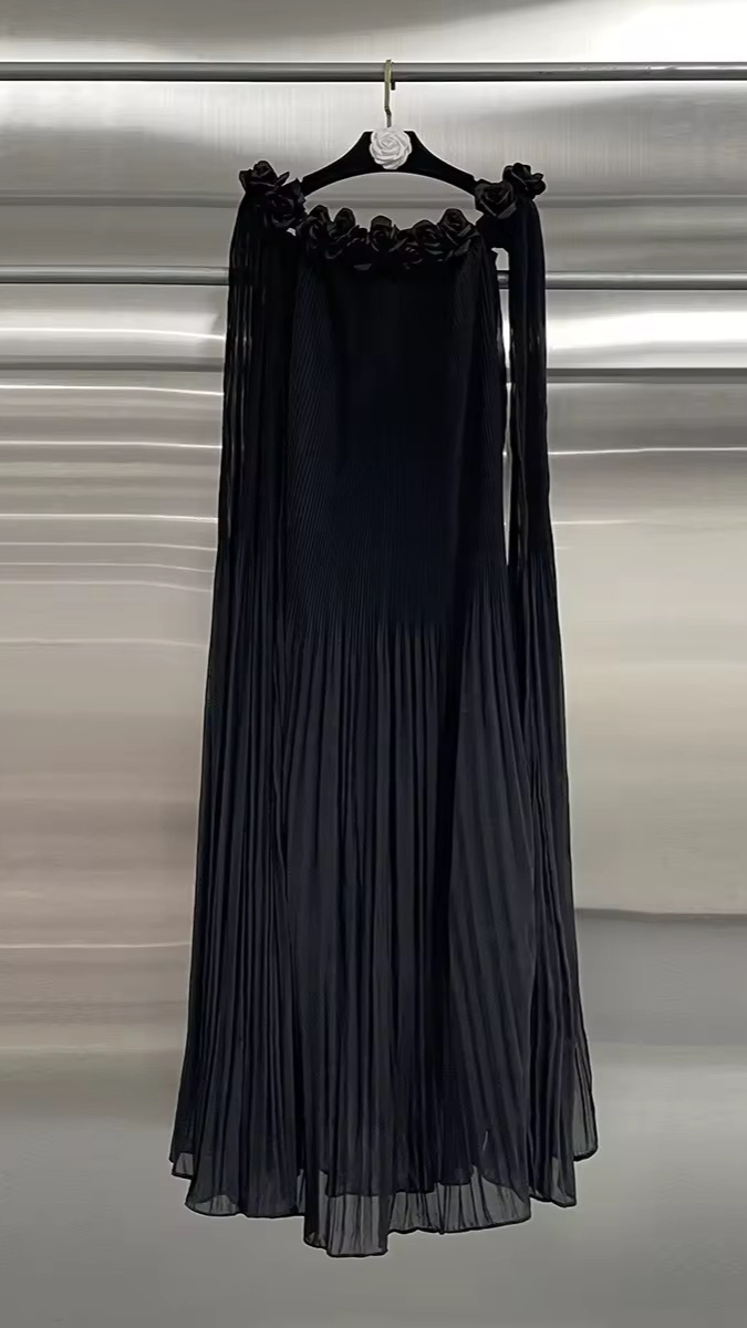 Elegant Rose Neckline Off Shoulder Backless Dress FC2440