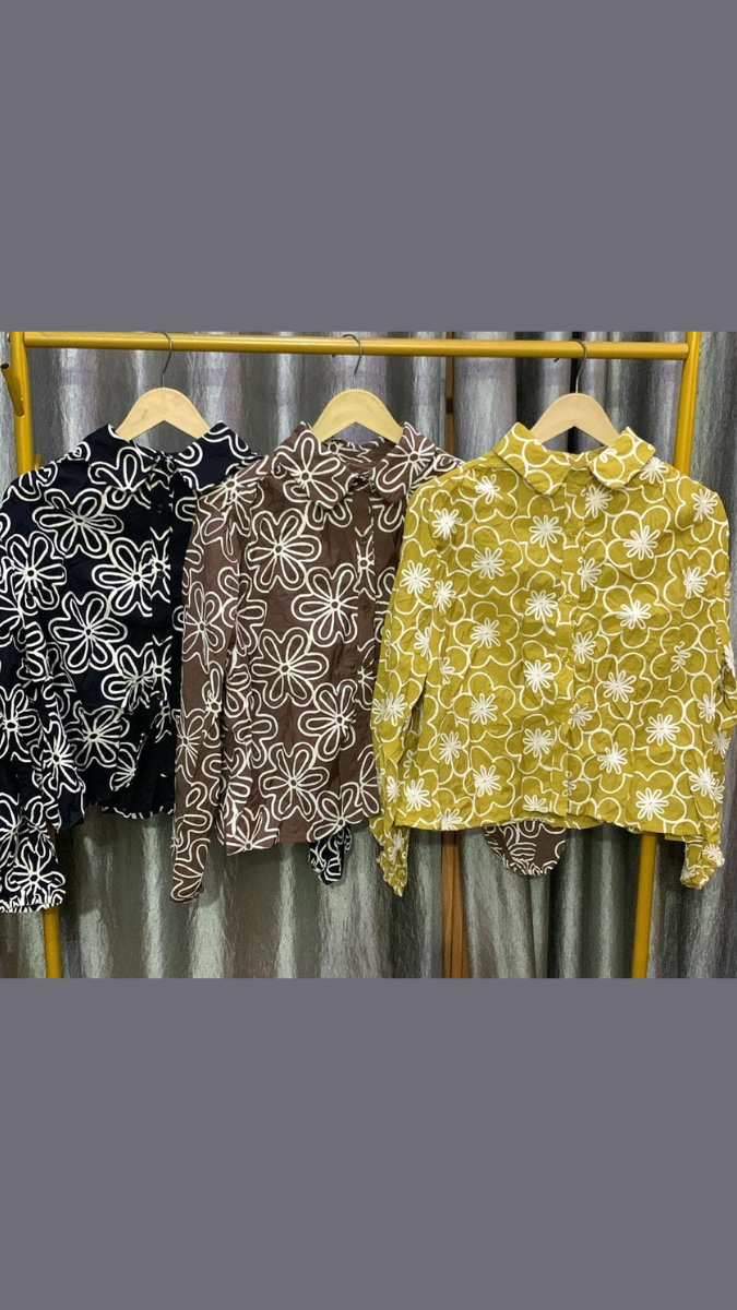 Embroidery Flower Shirt FC2420
