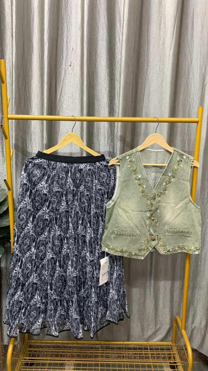 Embroidery Half Sleeve Denim Top And Skirt Set FC2487