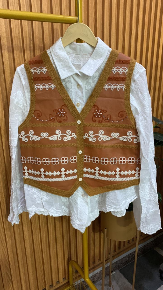 Embroidery V Neck Vest With Embroidery Shirt FC2297
