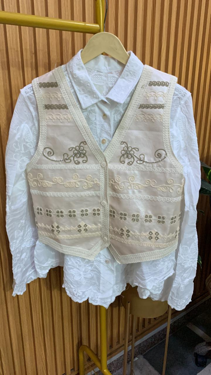 Embroidery V Neck Vest With Embroidery Shirt FC2297