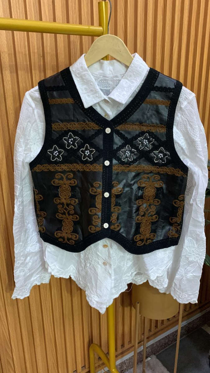 Embroidery Vest With Embroidery Shirt FC2298