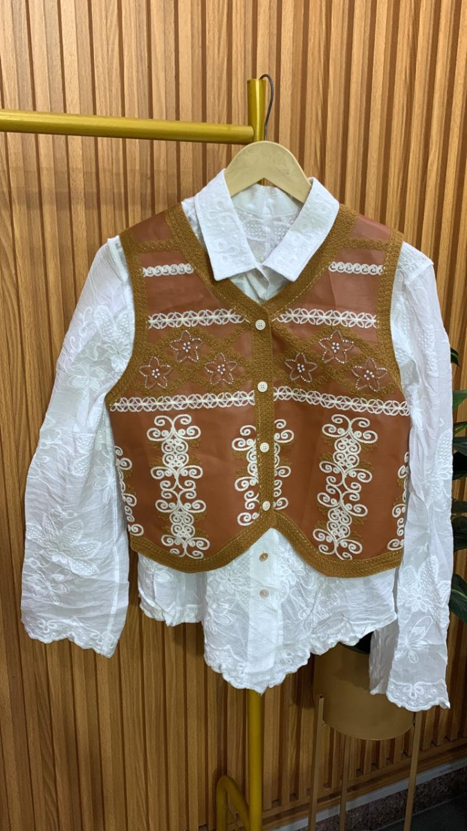 Embroidery Vest With Embroidery Shirt FC2298