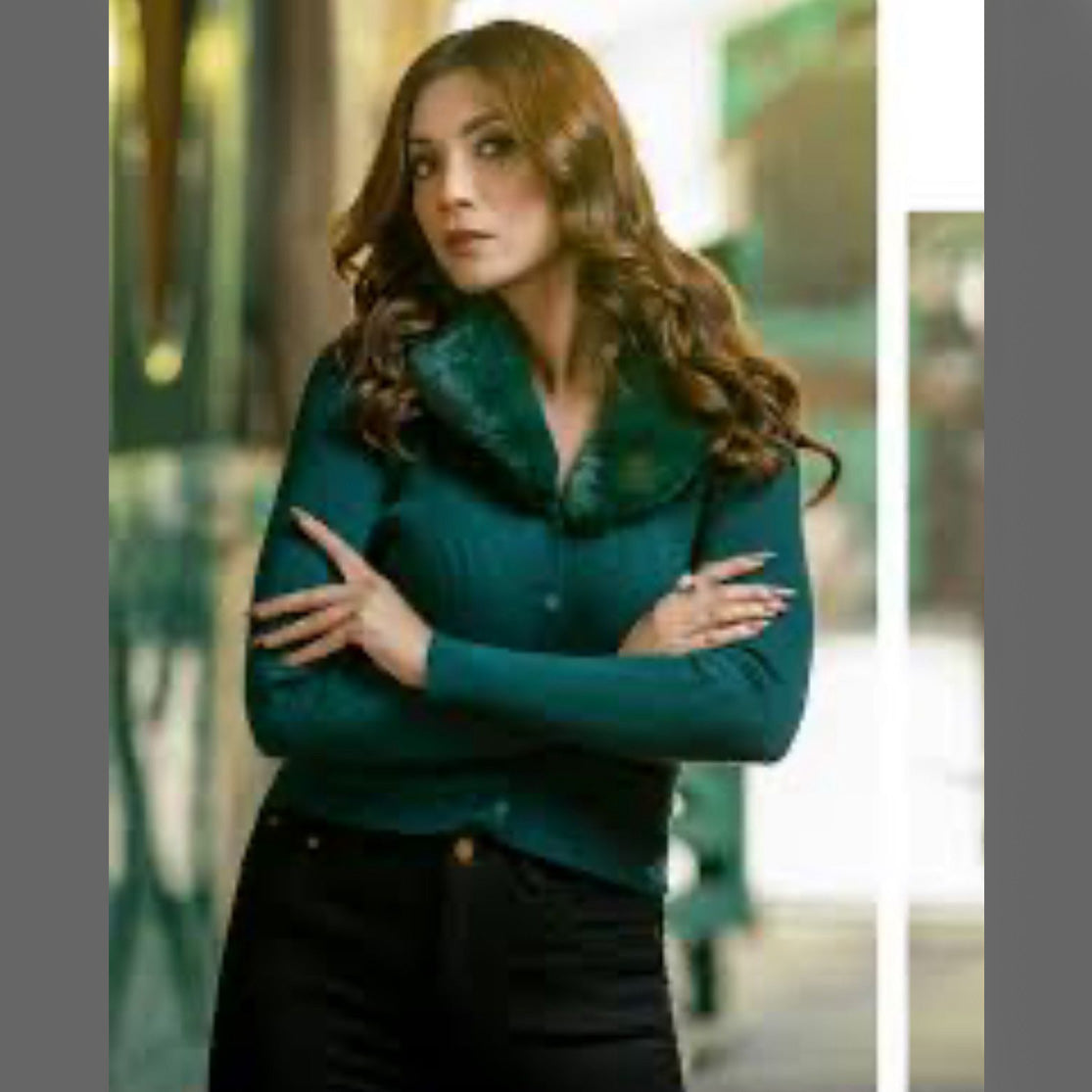 FC knit Cardigan with detachable Faux Furr Collar Women Sweater