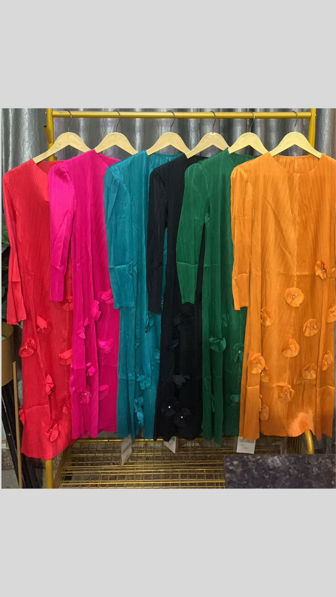 Flower Embedded Round Neck Maxi Dress FC2216