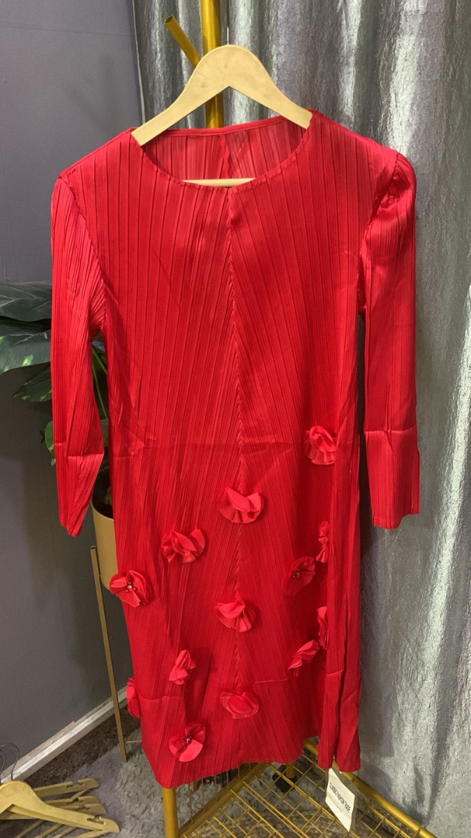 Flower Embedded Round Neck Maxi Dress FC2216