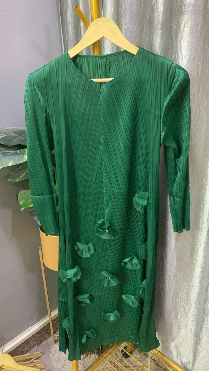 Flower Embedded Round Neck Maxi Dress FC2216