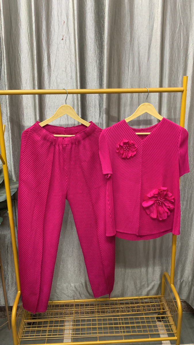 Flower Embedded V Neck Top And Loose Pant Coord Set FC2507