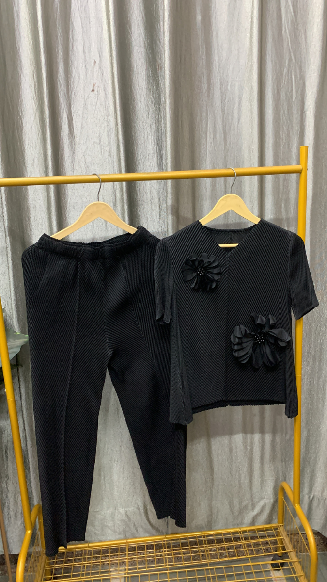 Flower Embedded V Neck Top And Loose Pant Coord Set FC2507