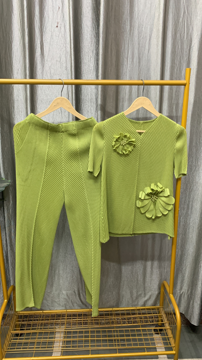 Flower Embedded V Neck Top And Loose Pant Coord Set FC2507