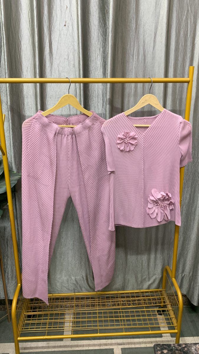 Flower Embedded V Neck Top And Loose Pant Coord Set FC2507