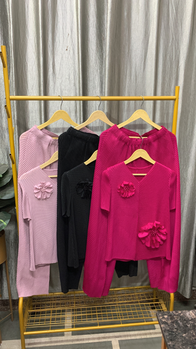 Flower Embedded V Neck Top And Loose Pant Coord Set FC2507