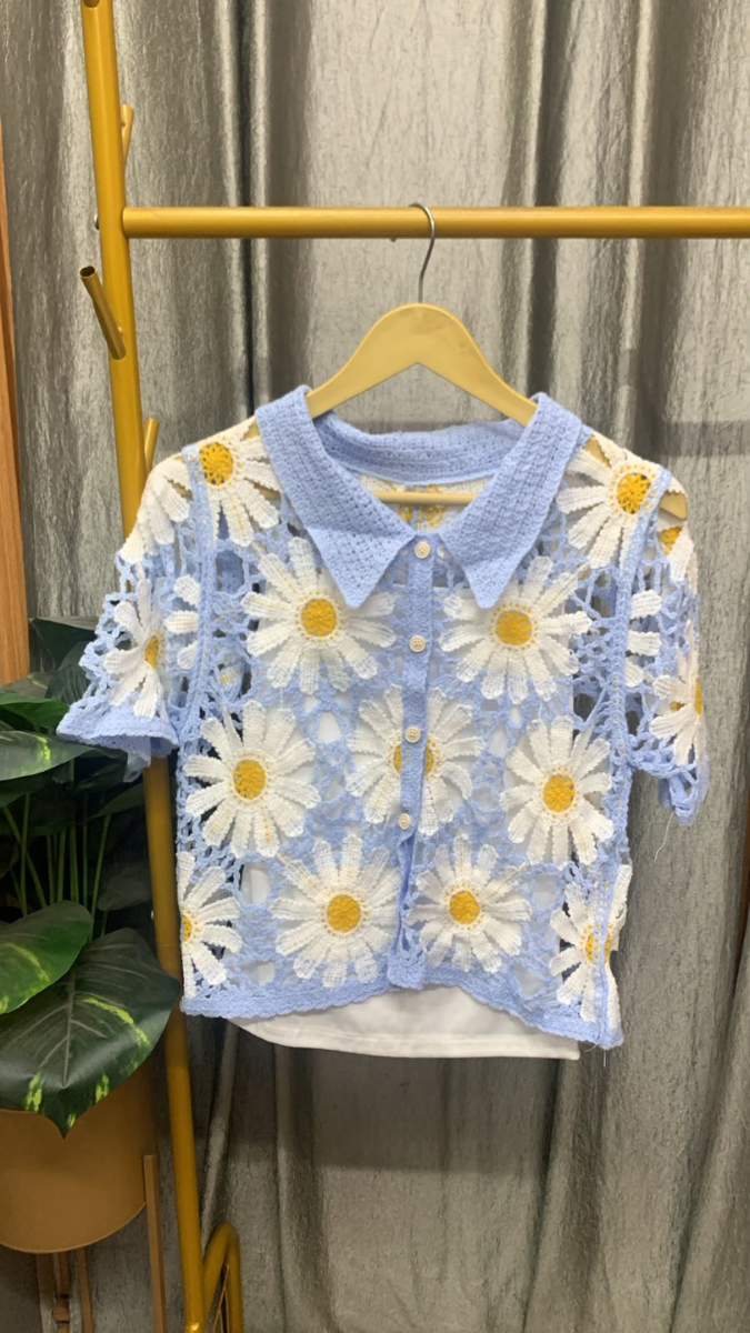 Flower See Through Cutout Collar Top With Inner FC2581