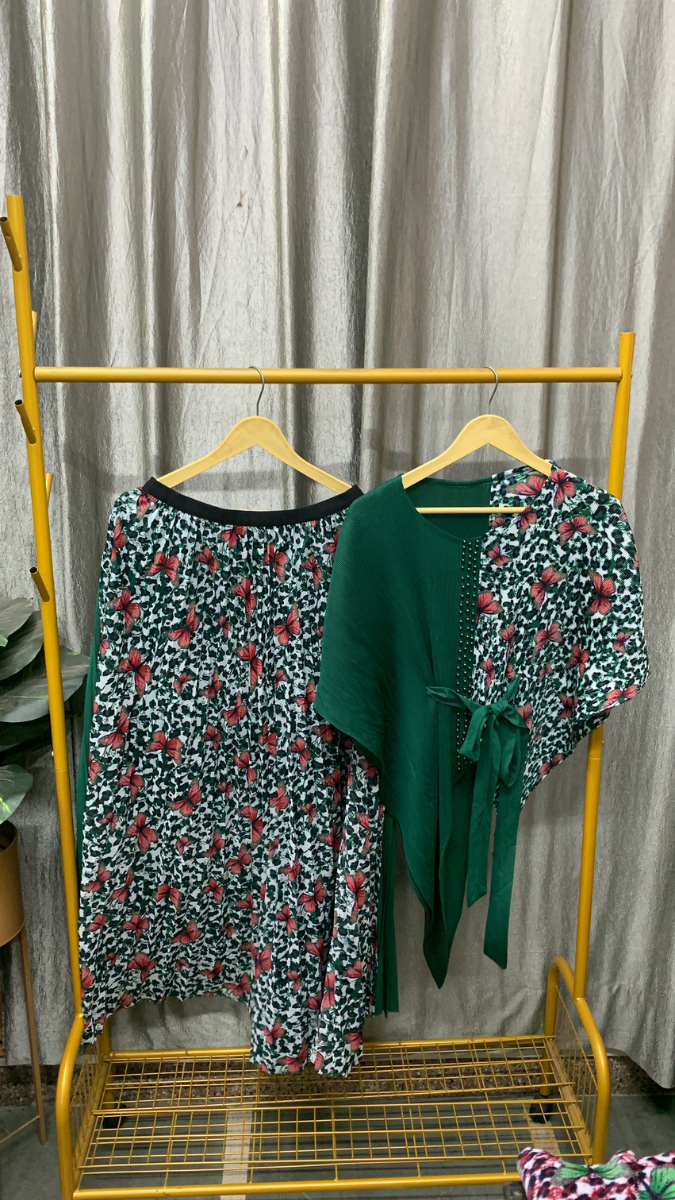 Half Printed Top With Printed Wrinkle Skirt FC2513