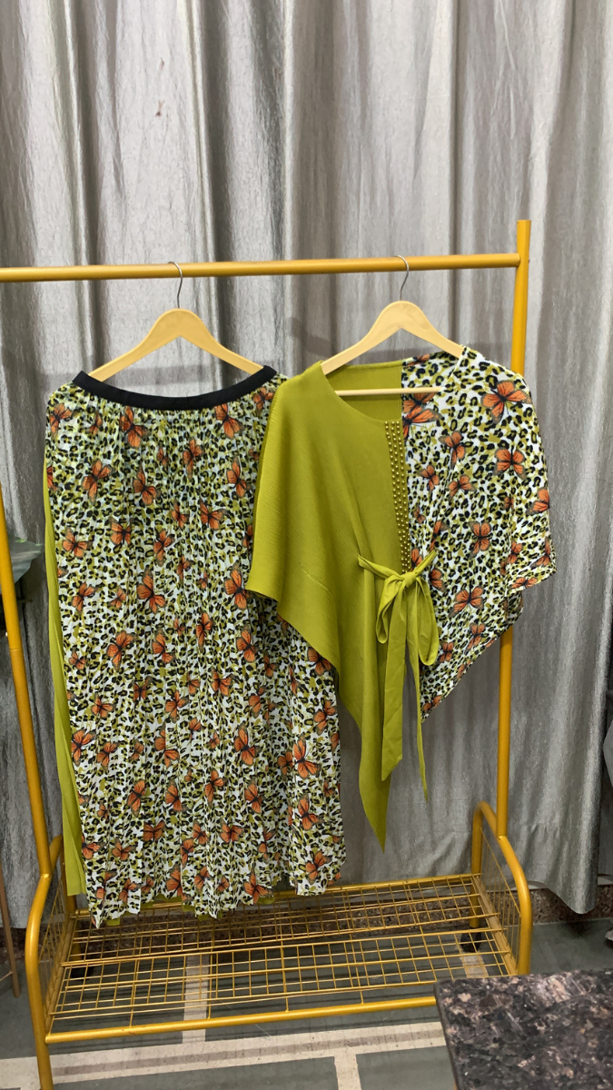 Half Printed Top With Printed Wrinkle Skirt FC2513