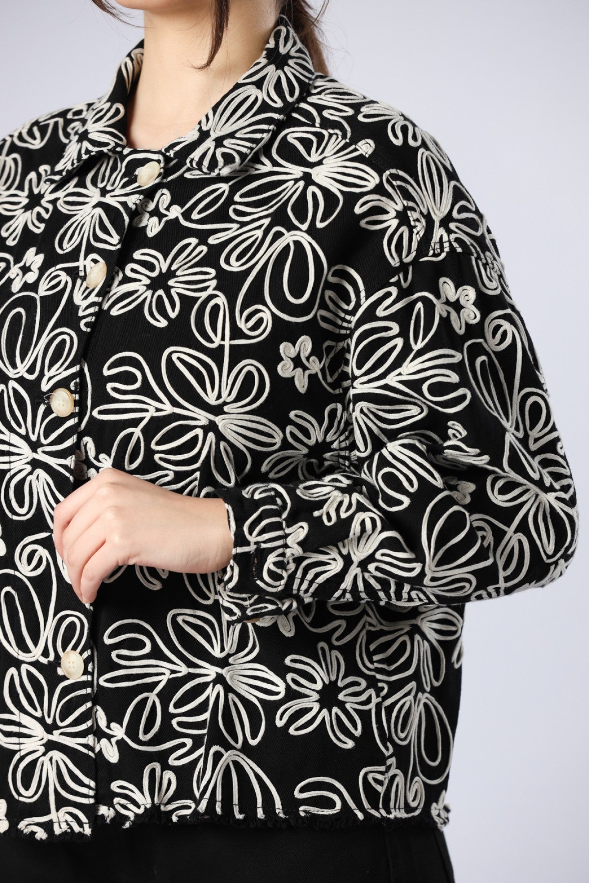 Embroidery Flower Shirt FC2420