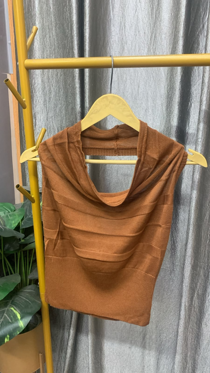 Loose Neckline Sleeveless Backless Crop Top FC2576