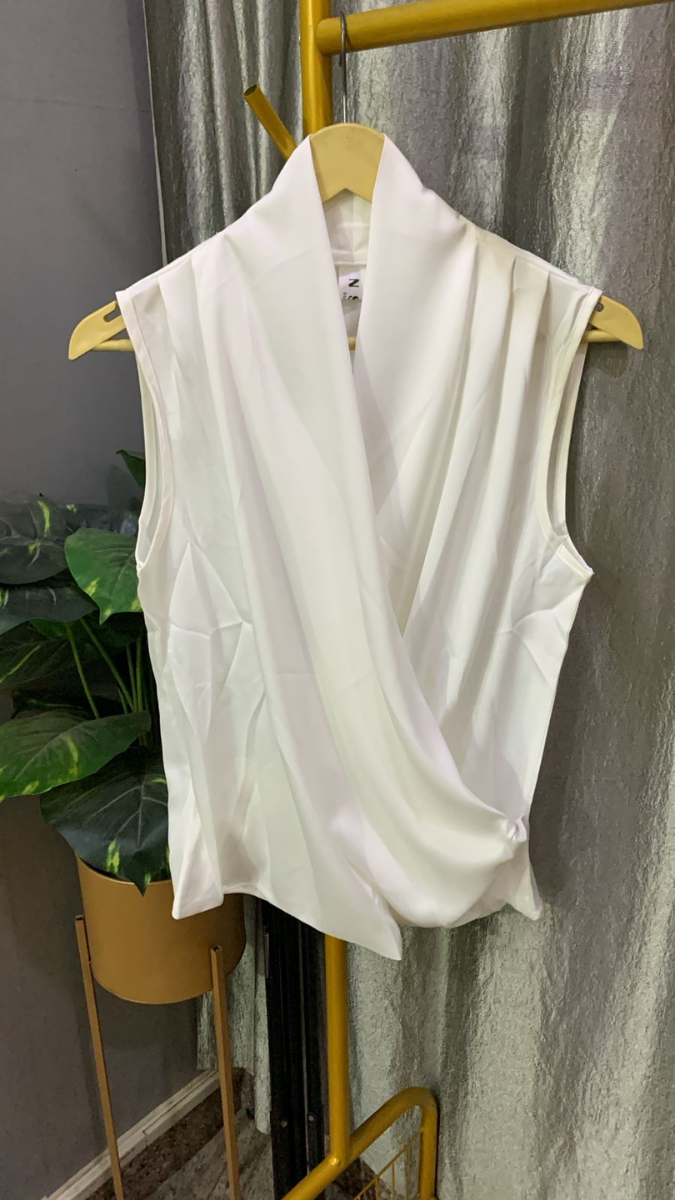 Loose Neckline Sleeveless Top FC2187