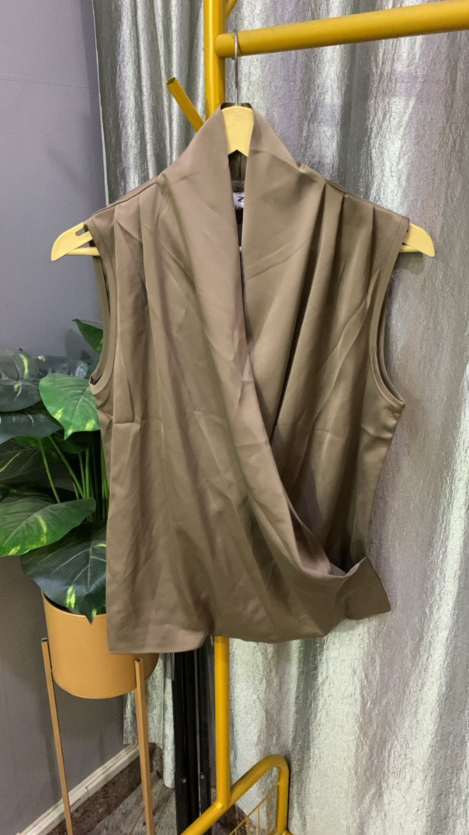 Loose Neckline Sleeveless Top FC2187