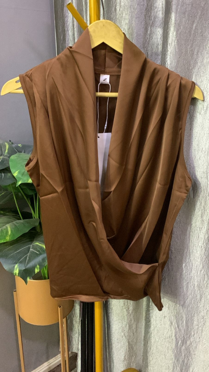 Loose Neckline Sleeveless Top FC2187