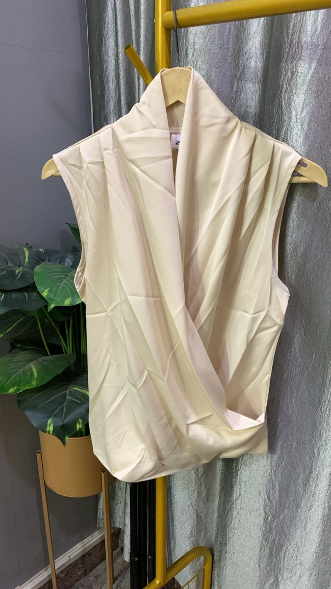 Loose Neckline Sleeveless Top FC2187