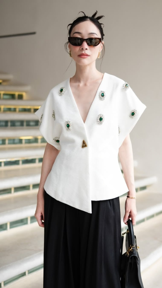 Luxury Emerald Embedded Top FC2325