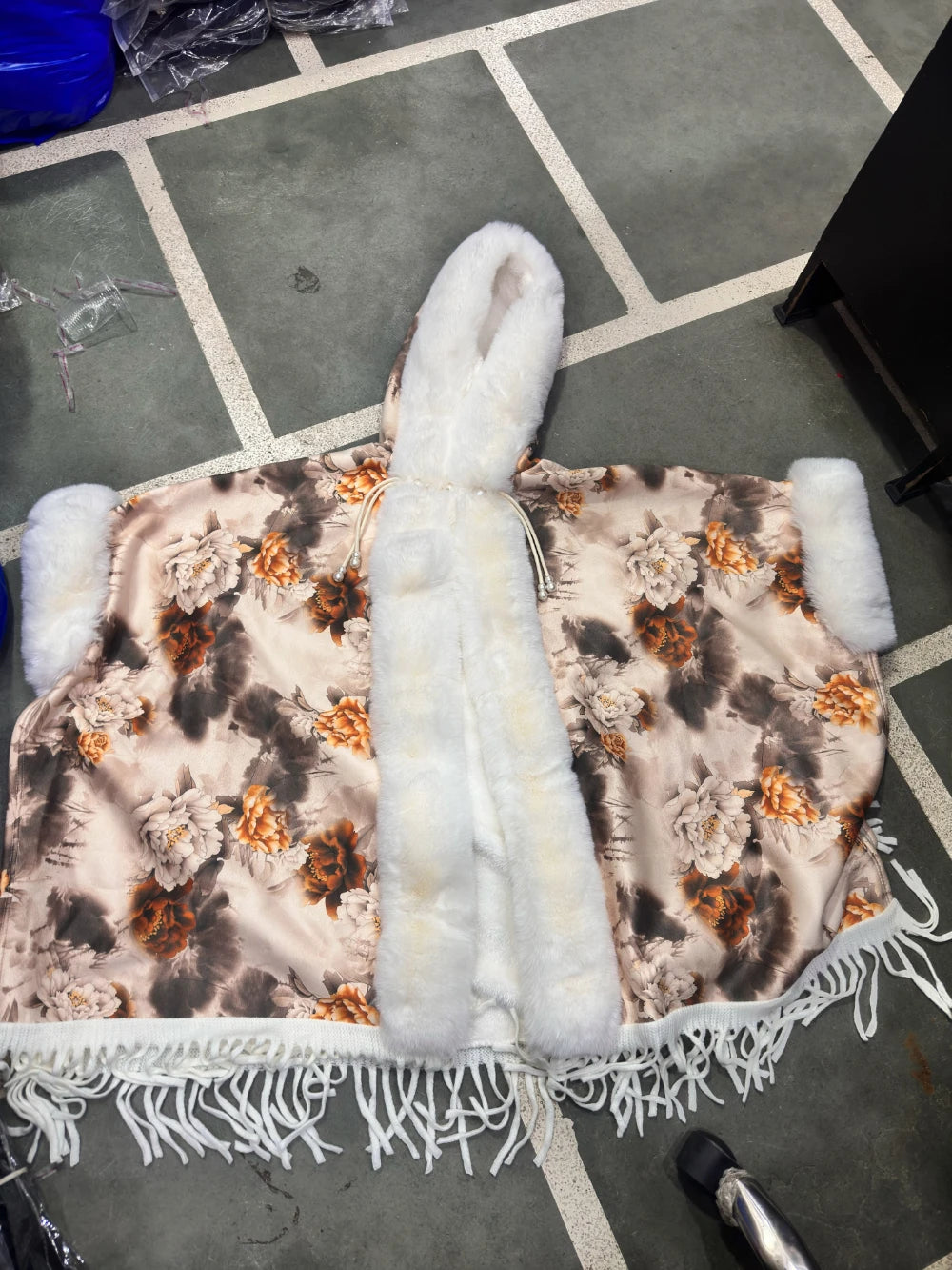 Premium Furr Cape FC1656