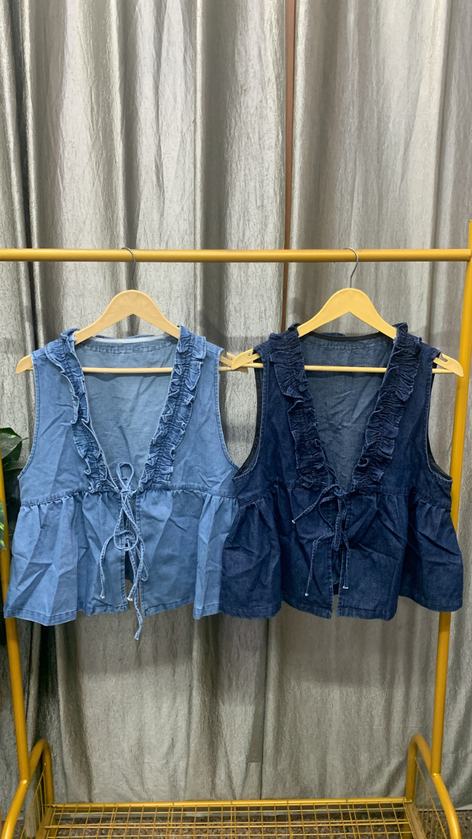 Ruffle Neckline Sleeveless Peplum Top FC2550