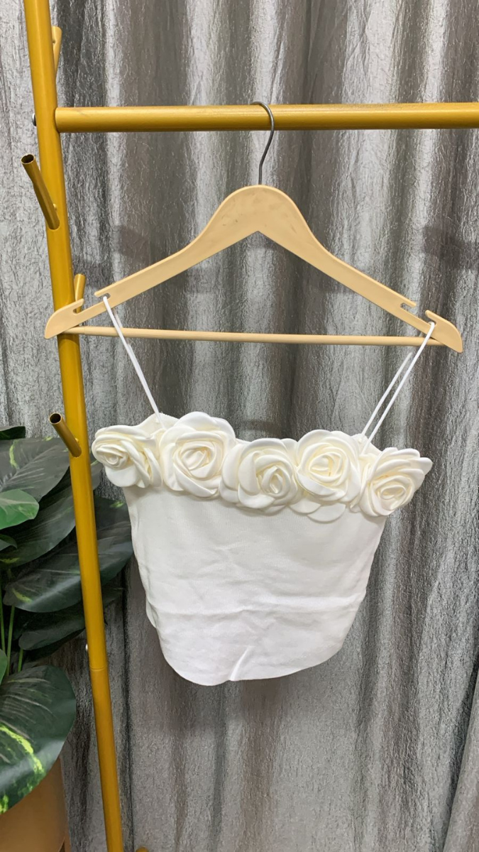 Strap Sleeve Rose Embedded Crop Top FC2463