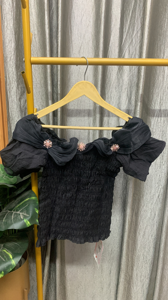 Stylish Neckline Balloon Half Sleeve Top FC2552