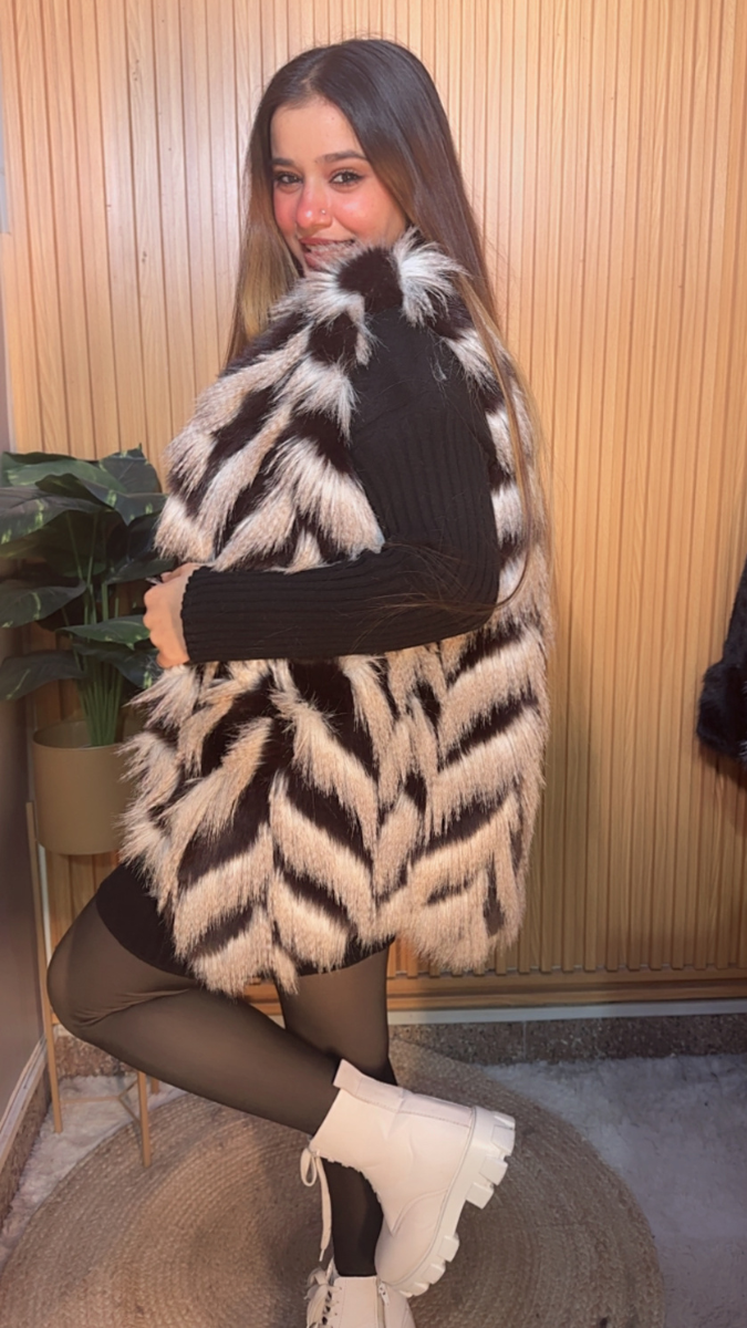 Wavy Fur Line Sleeveless Jacket FC2063